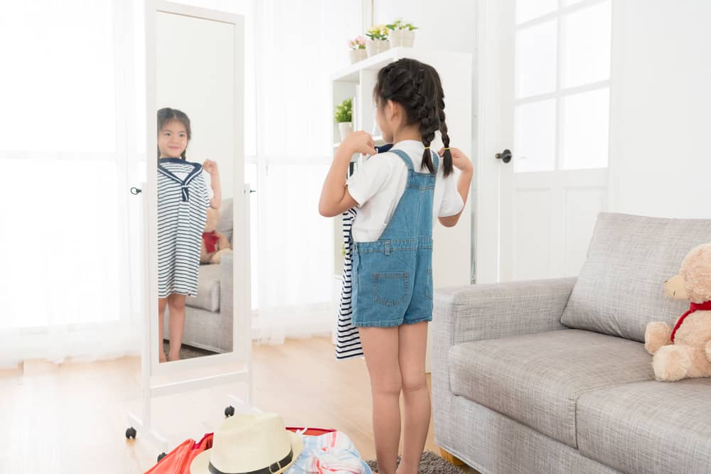 Vestido, limpiar, cocinar, arreglo de casa